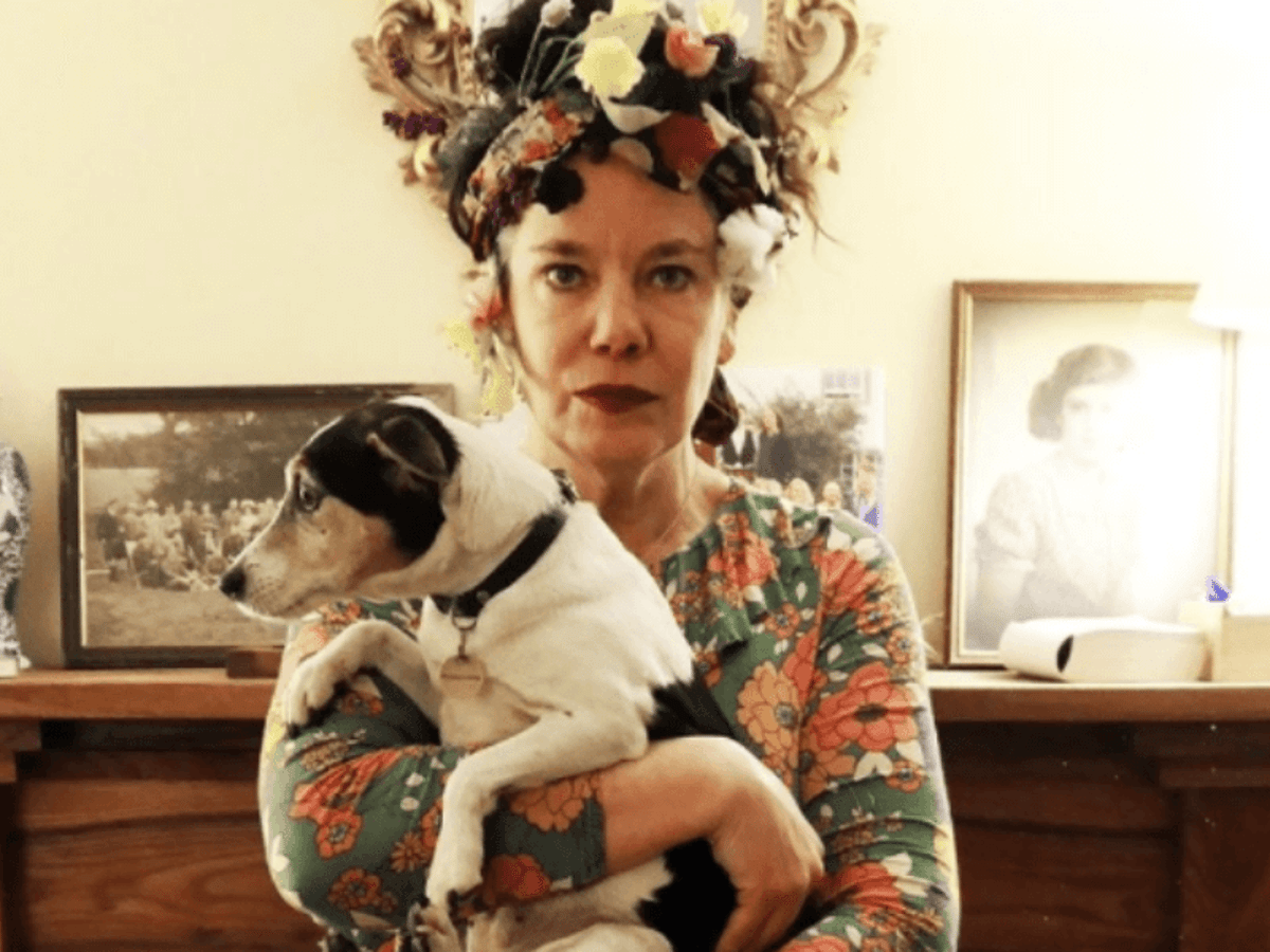 London woman gets down on one knee and proposes to her Jack Russell