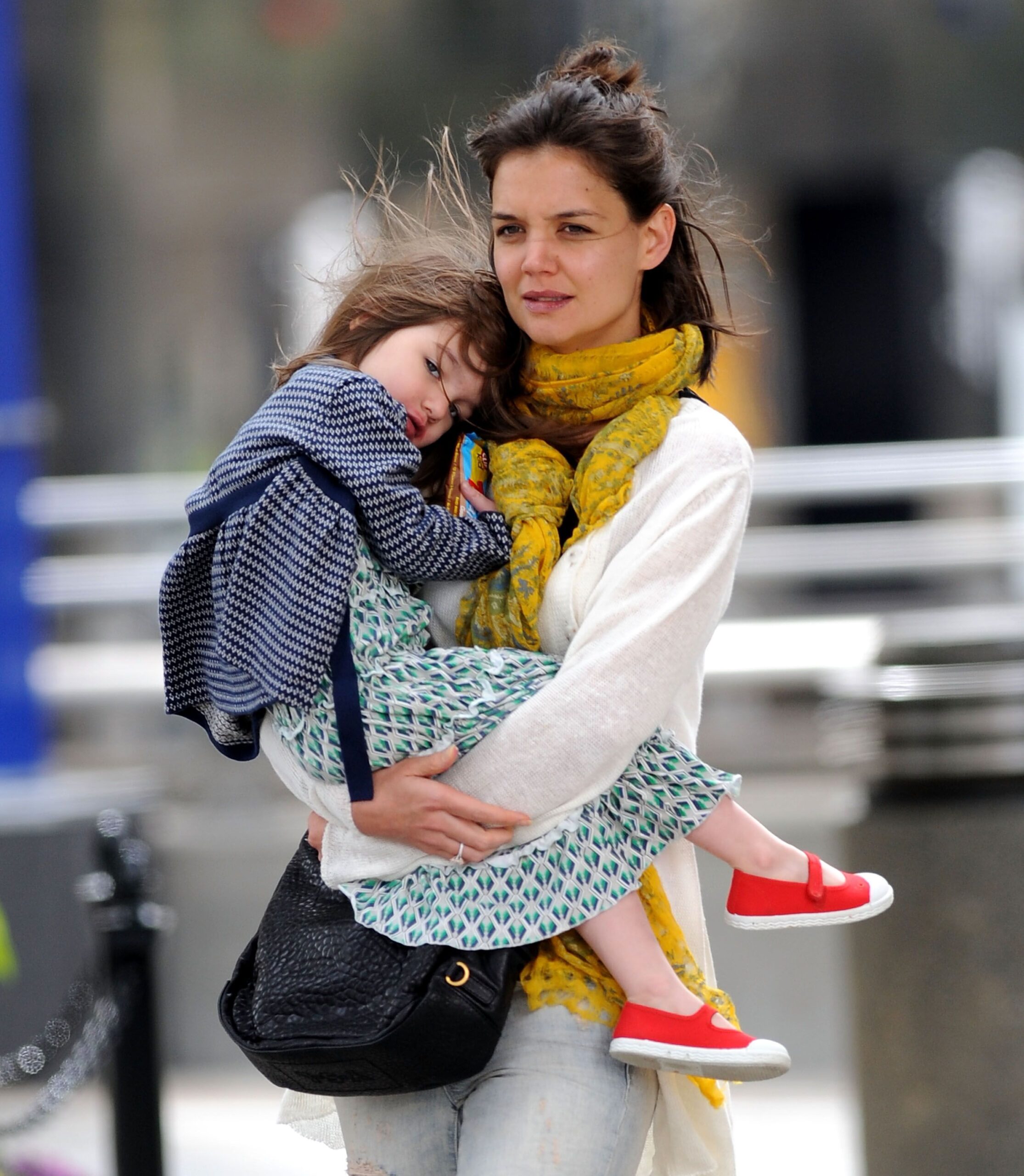 Katie Holmes and daughter Suri Cruise seen on the streets of Boston on October 10, 2009 in Boston, Massachusetts | Source: Getty Images 