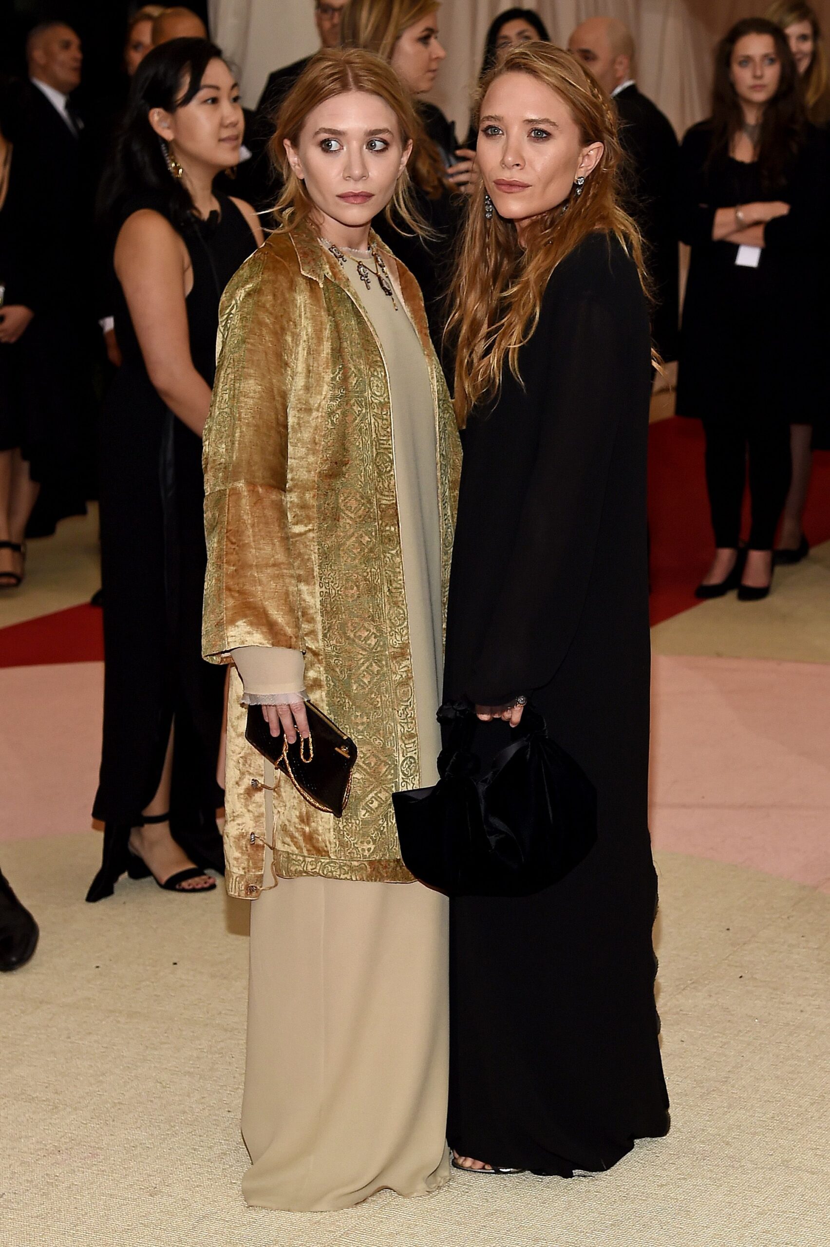 Mary-Kate Olsen and Ashley Olsen at the Metropolitan Museum of Art on May 2, 2016, in New York City. | Source: Getty Images