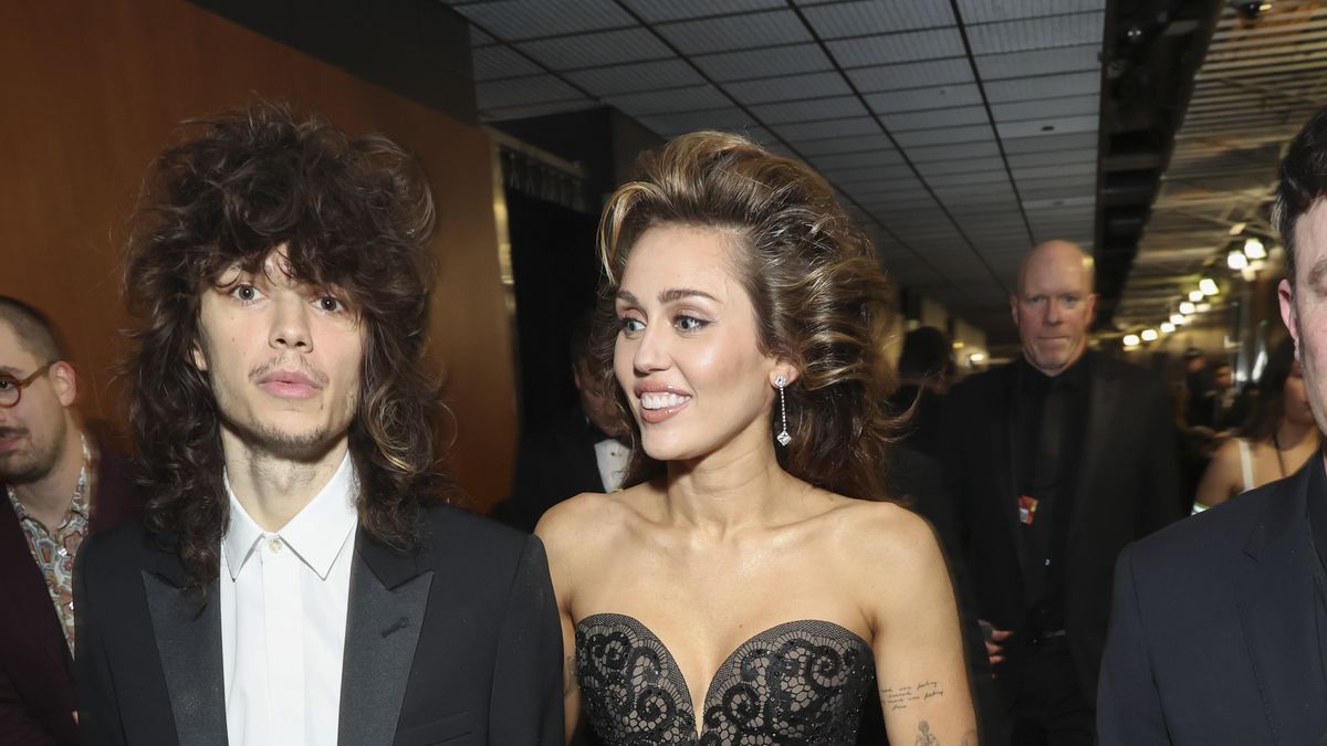 Miley Cyrus and Her Boyfriend, Maxx Morando, Shared a Kiss at the 2024 Grammys