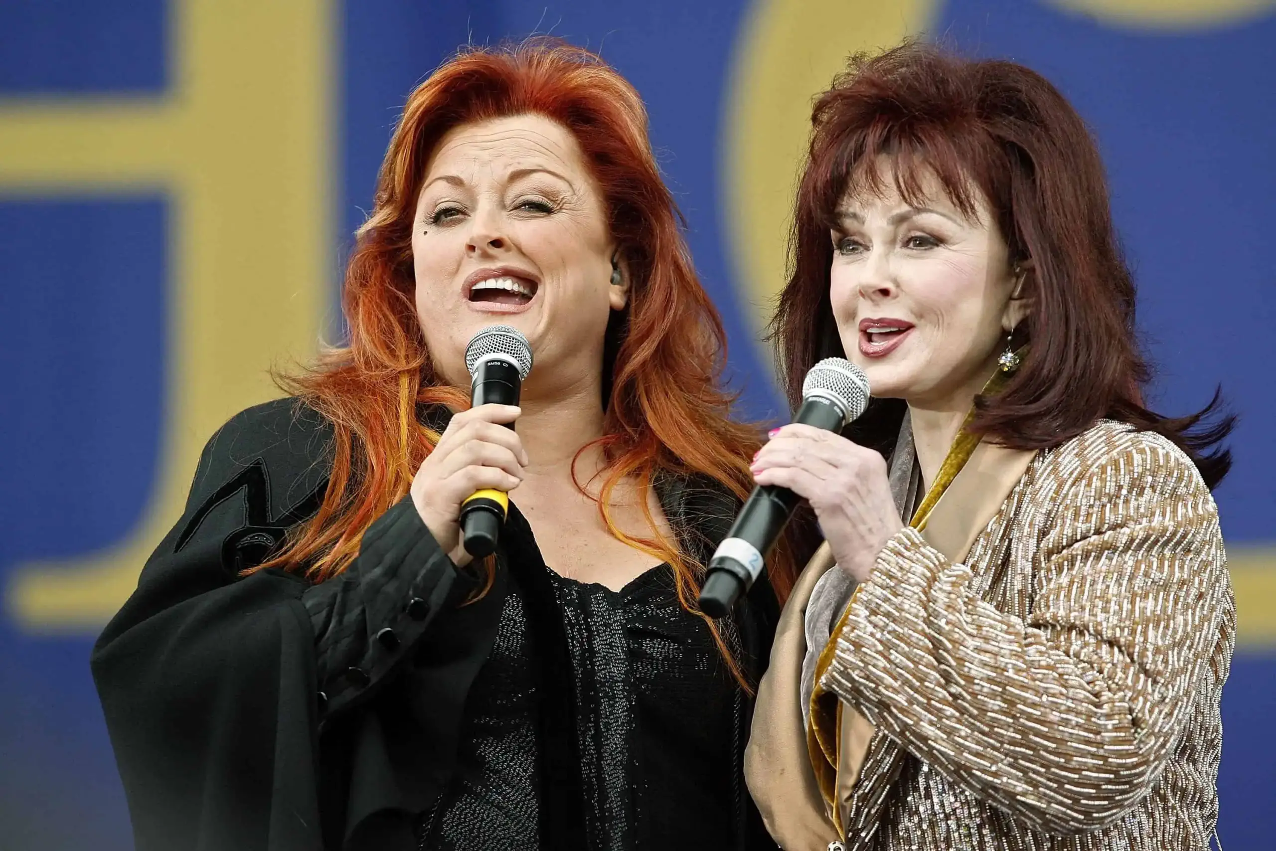 Naomi Judd and Wynonna singing at the ceremony of the Martin Luther King Jr. National Memorial in Washington D.C in 2006 | Source: Getty Images